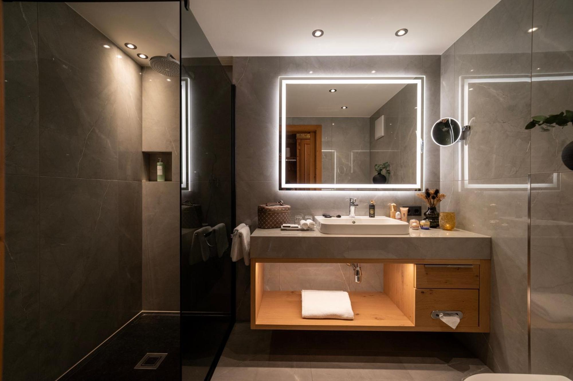 Double Room with Balcony,1742676570:JPEG