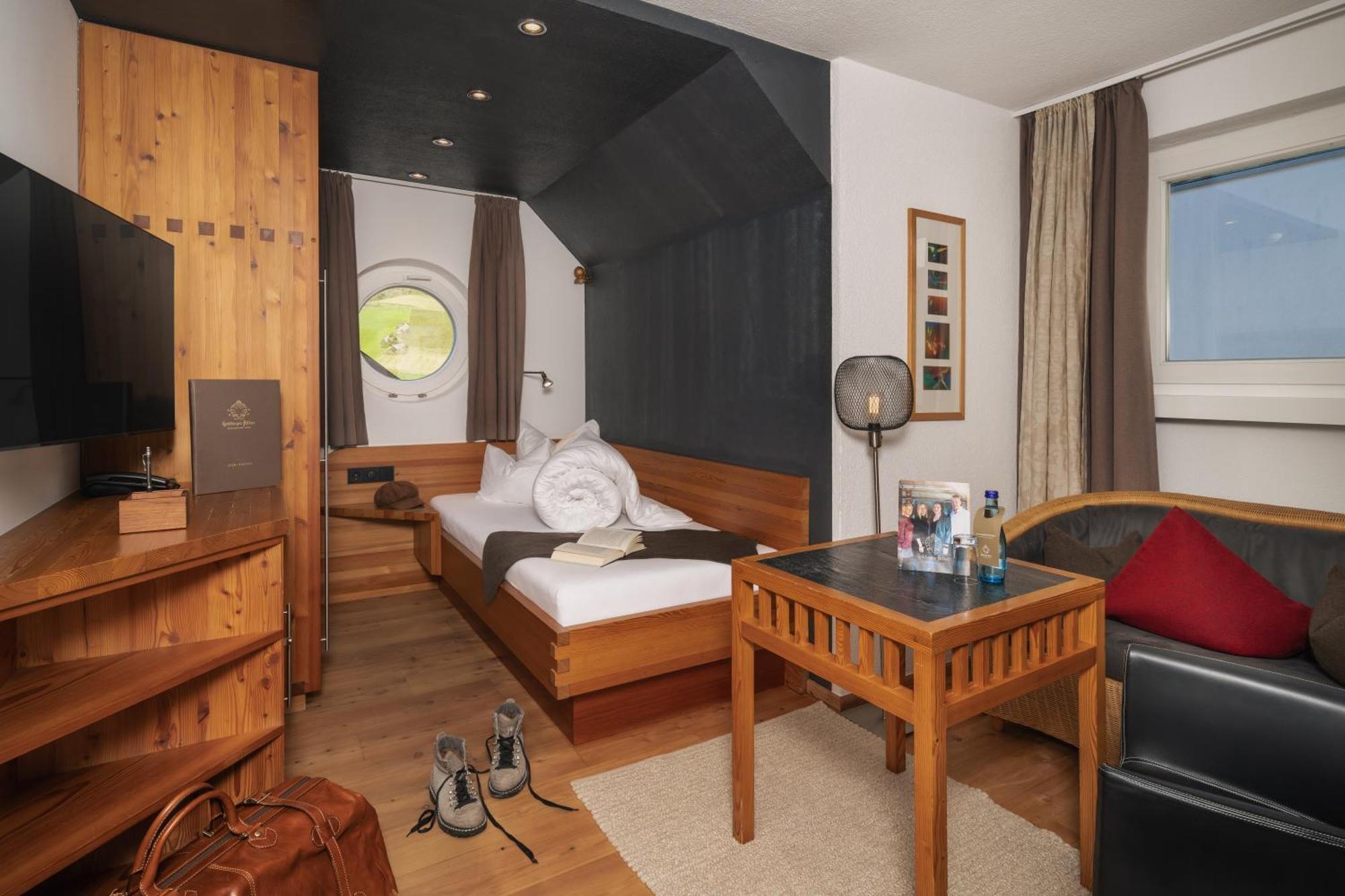 Single Room,1637719443:JPEG