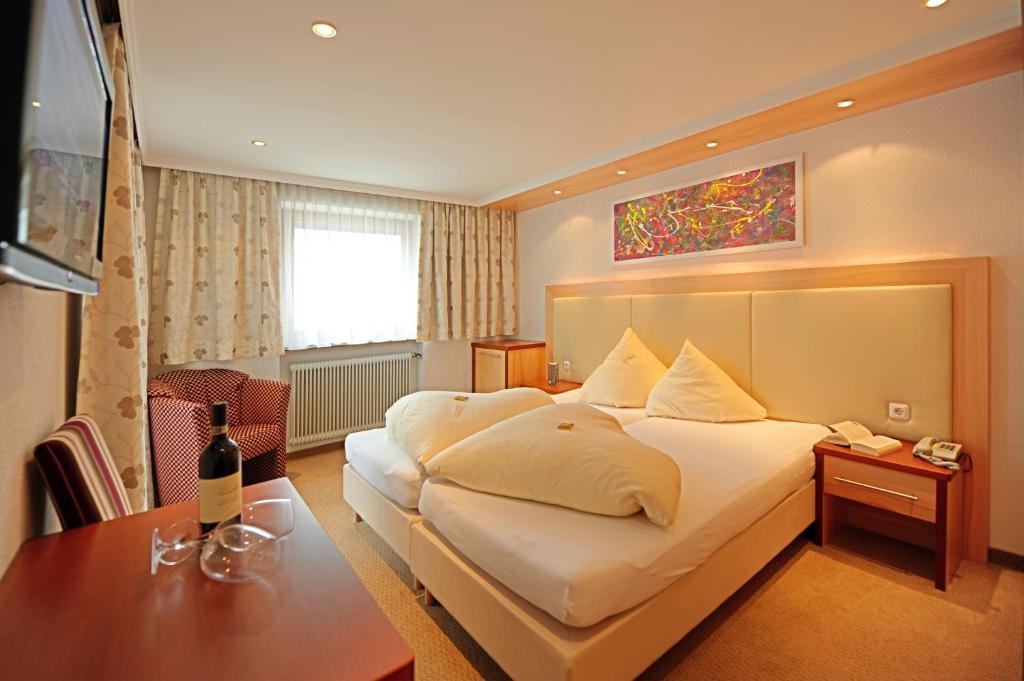 Standard Double Room,40363309:JPEG