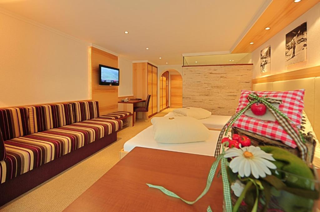 Deluxe Triple Room,40009732:JPEG